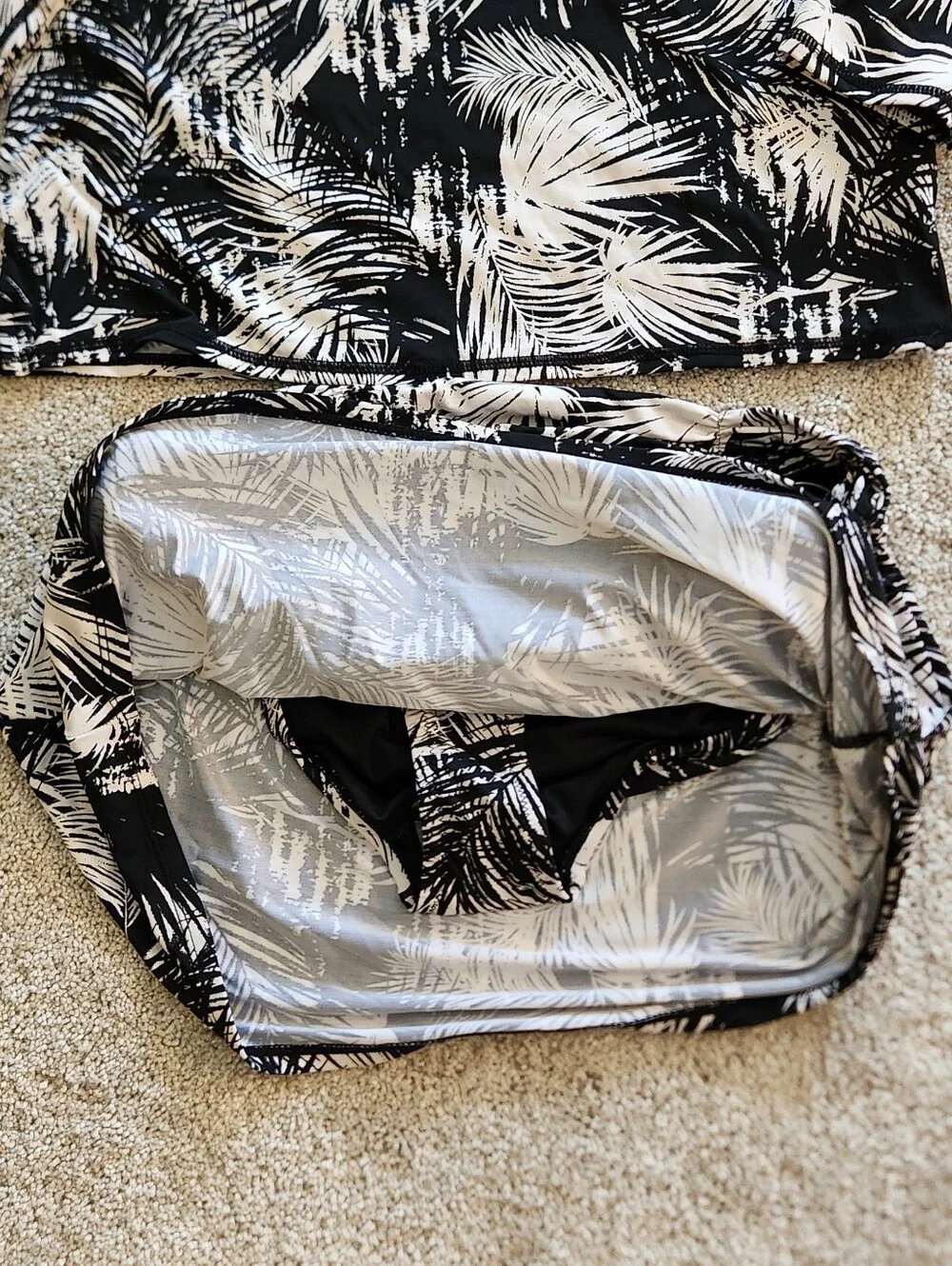 NWT Garnet Hill Black & Cream Palm Print 2 Piece Swim Outfit L/S Rashguard Small